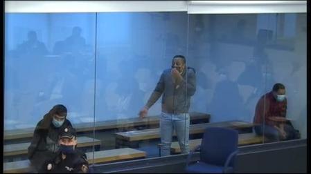 Vídeo | Los acusados en el juicio por los atentados de Barcelona sólo responden a sus defensas
