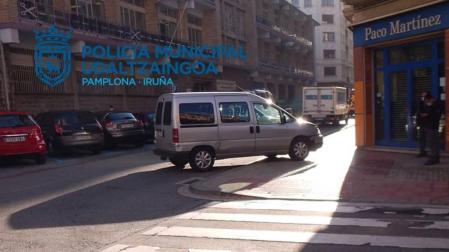 Trasladados dos peatones al CHN tras ser atropellados en Pamplona