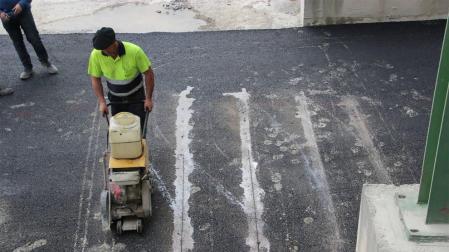 Uno de los proyectos propone la instalación de sensores en los aparcamientos.
