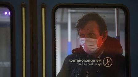 Estados Unidos supera de nuevo su máximo de contagios en el último día con más de 180.000 nuevos casos