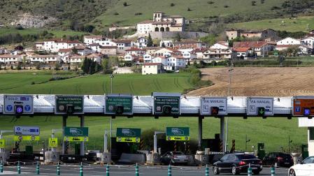 Ayerdi dice que "se está avanzando" hacia la gratuidad de la AP-15 en 2019