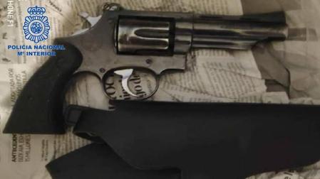 Localizado un revólver que habían robado a un vigilante de seguridad