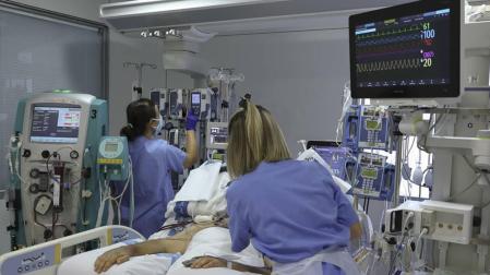 Sanidad notifica 15.156 nuevos casos y 328 muertes más