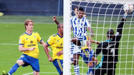 Isak apuntala el liderato de la Real Sociedad