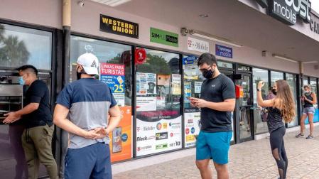 El fin de las remesas de EEUU endurece el aislamiento de las familias en la isla