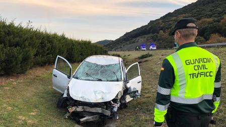 Dos heridos tras sufrir una salida de vía en la AP-15 en Iza