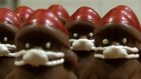Los polémicos bombones de Papá Noel con mascarilla