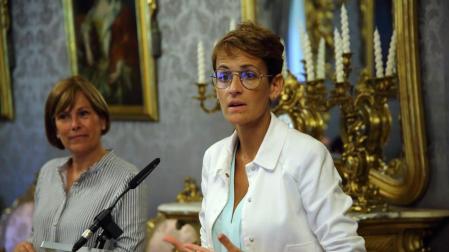 Uxue Barkos y María Chivite, tras la reunión para el traspaso de la presidencia