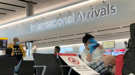 Los viajeros que lleguen a Inglaterra podrán reducir la cuarentena con un test negativo