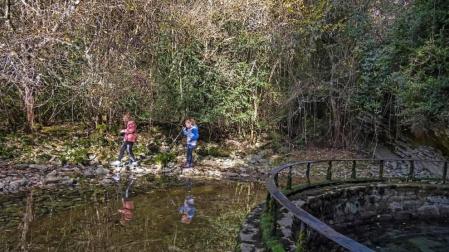 El recurso a los espacios naturales como vía de escape en el año del coronavirus ha llevado a abarrotar algunos puntos de Navarra