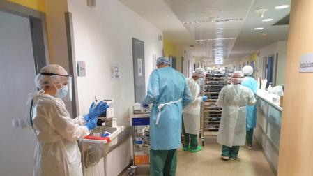 Sanidad registra 10.127 nuevos casos, 4.765 en las últimas 24 horas, y 254 muertes