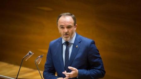 Esparza, a Chivite: "Sus socios no se desgastan, se desgasta usted"