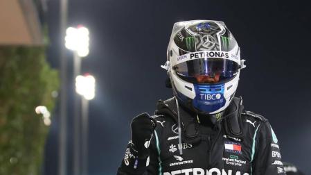 Bottas saldrá primero en Sakhir; Pérez arrancará quinto y Sainz, octavo