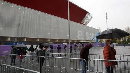 El pabellón Navarra Arena acogió este domingo, 6 de diciembre, las votaciones para elegir a la próxima Asamblea General del C.A. Osasuna.
