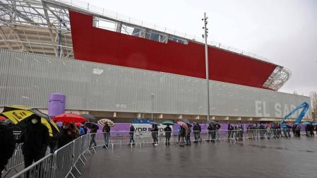 El pabellón Navarra Arena acogió este domingo, 6 de diciembre, las votaciones para elegir a la próxima Asamblea General del C.A. Osasuna.