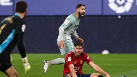 Galería de fotos del partido entre Osasuna y Betis, que ha finalizado con derrota rojilla por 0-2