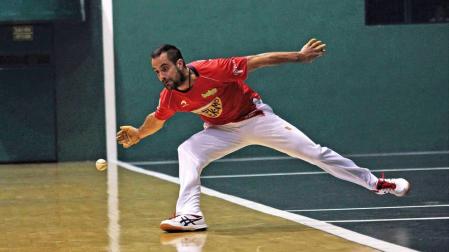 Oinatz bate a Irribarria en la "jaula" (22-16)