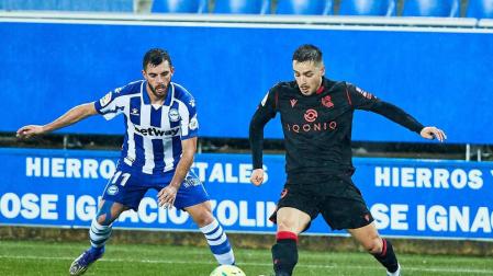 La Real empata ante diez y pierde el liderato