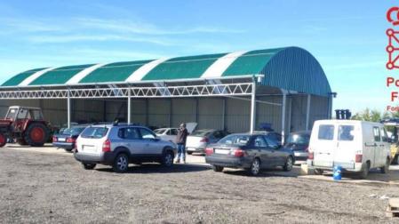 Denunciado un taller de vehículos sin licencia y con trabajadores sin contrato
