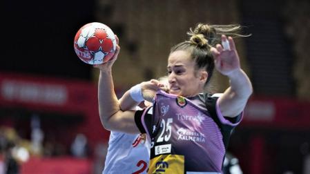 España accede a la segunda fase del Europeo con una épica remontada