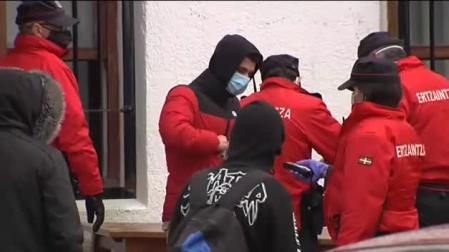 Vídeo: Sorprendidos 67 jóvenes celebrando una fiesta ilegal en un convento de Vizcaya