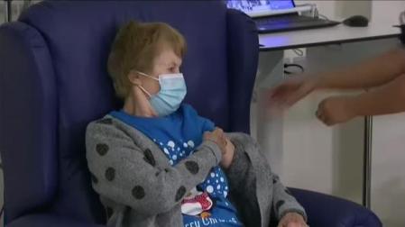 Vídeo: Una abuela británica, primera persona en recibir la vacuna de Pfizer