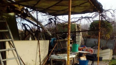 Comienzan a desmantelar las huertas ilegales de Etxabakoitz