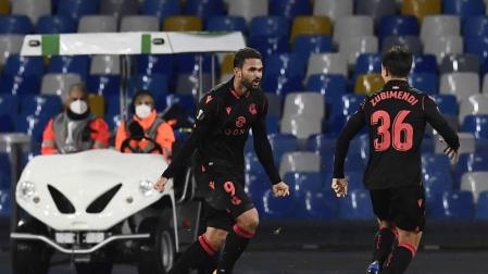 La Real Sociedad se mete con épica y el Granada pasa como segundo