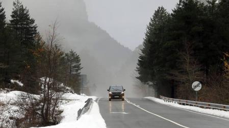 Roncal pide mejorar la atención invernal de carreteras y caminos