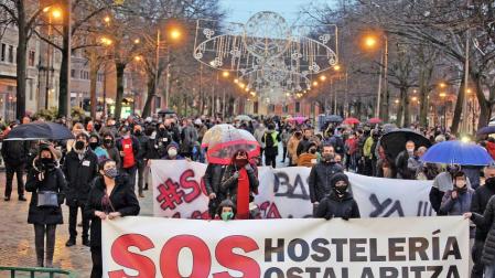 Concentración en Pamplona de los hosteleros navarros reclamando un plan de rescate
