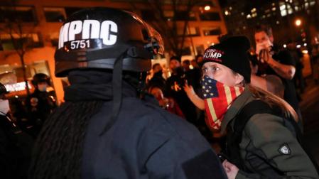 Diez heridos en disturbios entre partidarios y detractores de Trump