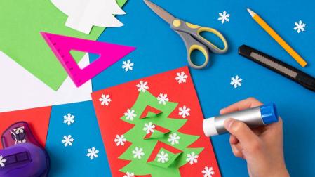 Fotografía de postales navideñas artesanales.