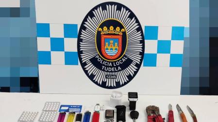 Sorprendidos al tratar de entrar en una vivienda tras robar en varios coches