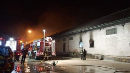 Investigan las causas del incendio en la estación de Renfe de Pamplona