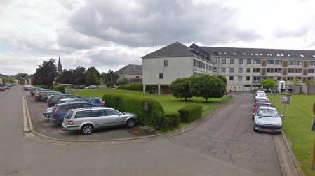 Hospital en la localidad de Saint-Mard.