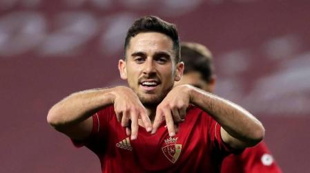 Imágenes del partido de primera ronda de Copa del Rey entre el Tomares y Osasuna, disputado en el estadio de La Cartuja.