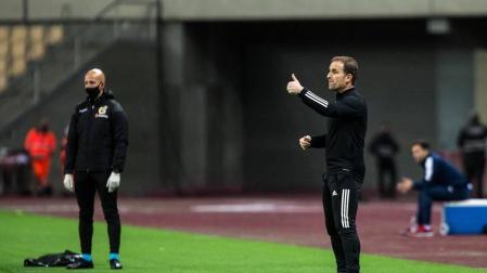 Imágenes del partido de primera ronda de Copa del Rey entre el Tomares y Osasuna, disputado en el estadio de La Cartuja.