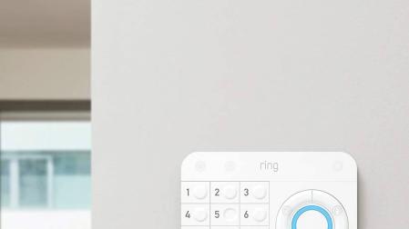 Imagen del dispositivo de seguridad 'Ring Alarm' instalado en un domicilio