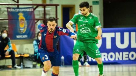 Los penaltis castigan a Osasuna Magna