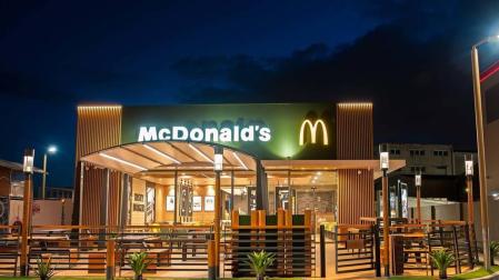 McDonald's retira las tapas y cubiertos de plástico dentro de sus restaurantes en España