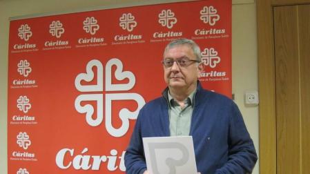Cáritas alerta de la "exclusión telemática" de la administración a migrantes