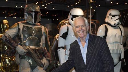 Jeremy Bulloch, junto al traje de Boba Fett.