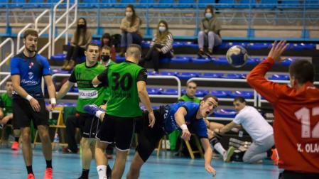 Uharte se lleva un derbi con público