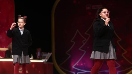 El 75.981, primer cuarto premio muy repartido