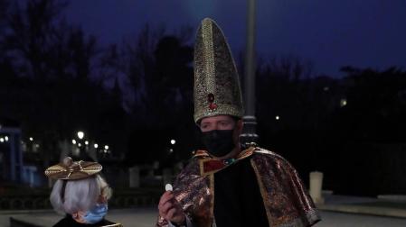 Incondicionales como Manoli o el 'Obispo de la Lotería' no faltan a su cita