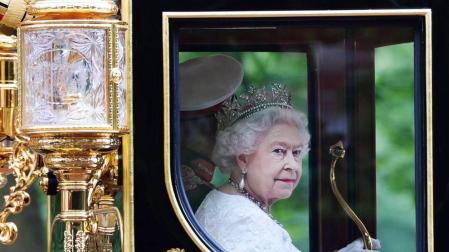 La reina Isabel II celebra 65 años en el trono británico