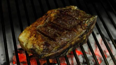 El colesterol puede subir un 10 % durante las Navidad