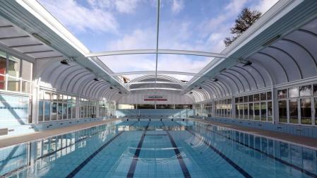 El Centro Recreativo Guelbenzu reabre el 2 de enero tras las obras de colocación de la nueva cubierta para la piscina