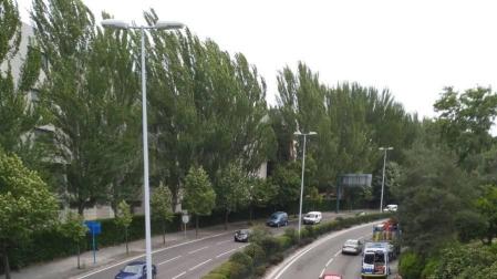 Una salida de vía obliga a cortar la avenida de Navarra en Pamplona