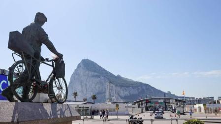 El PE aprueba la exención de visados en ley que llama "colonia" a Gibraltar